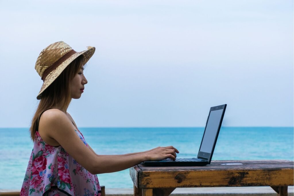 what is a digital nomad, digital nomad jobs, how to become a digital nomad