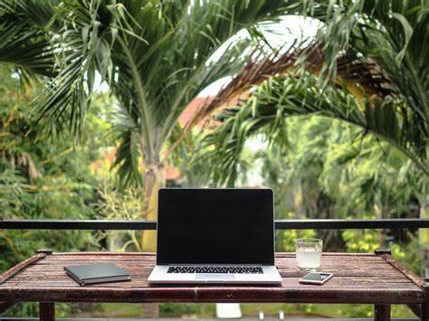 what is a digital nomad, digital nomad jobs, how to become a digital nomad