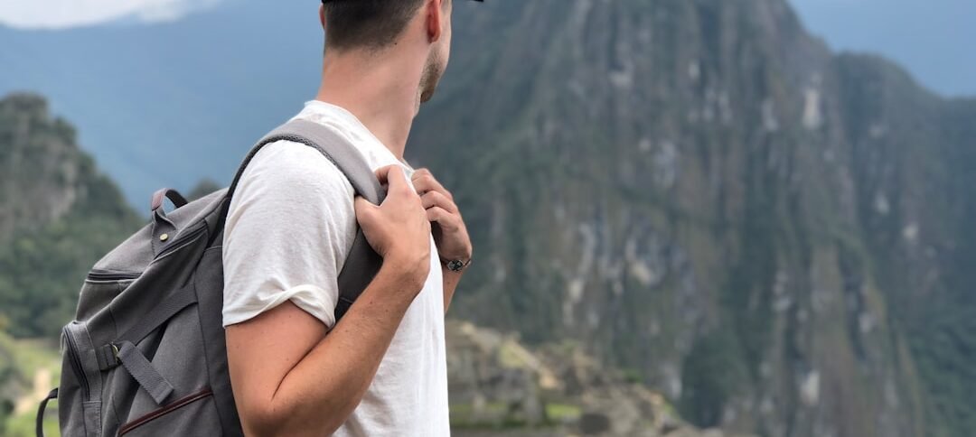 Photo Backpacker trekking