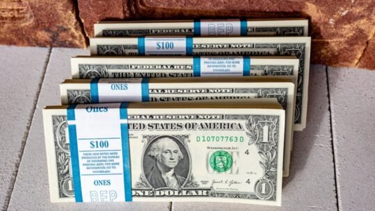 Photo make money traveling