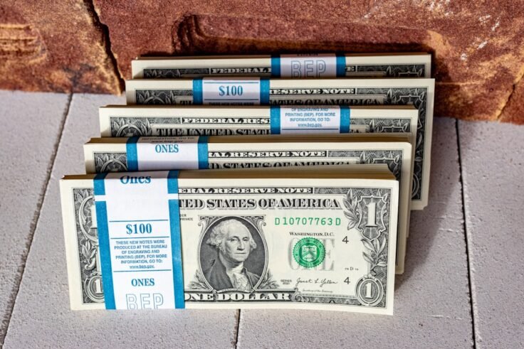 Photo make money traveling