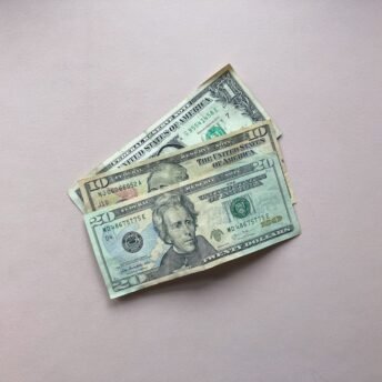 Photo money while traveling