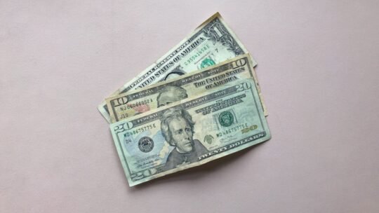 Photo money while traveling
