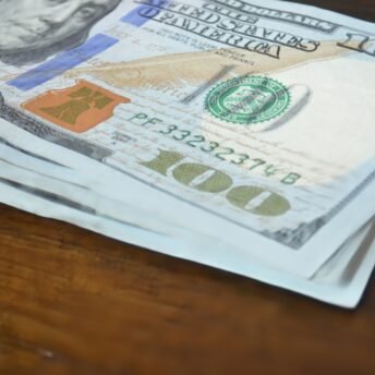 Photo money while traveling